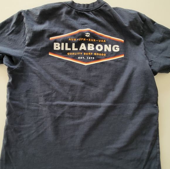 Billabong tshirt - Picture 3 of 3